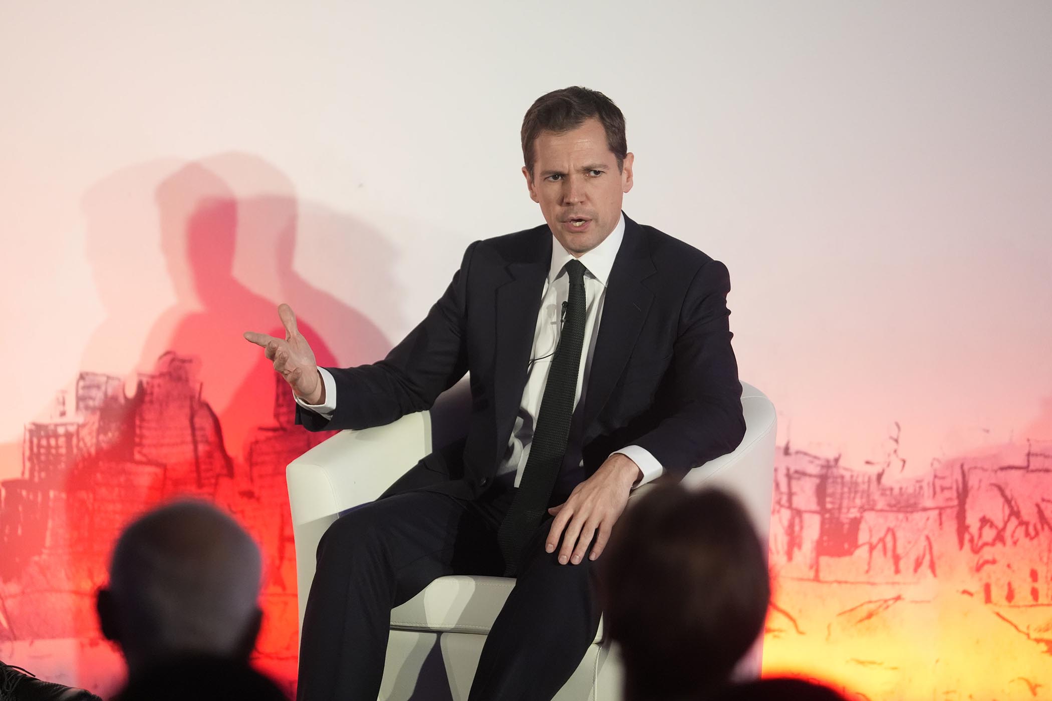 Jenrick’s ‘white face’ comment splits Tory ranks