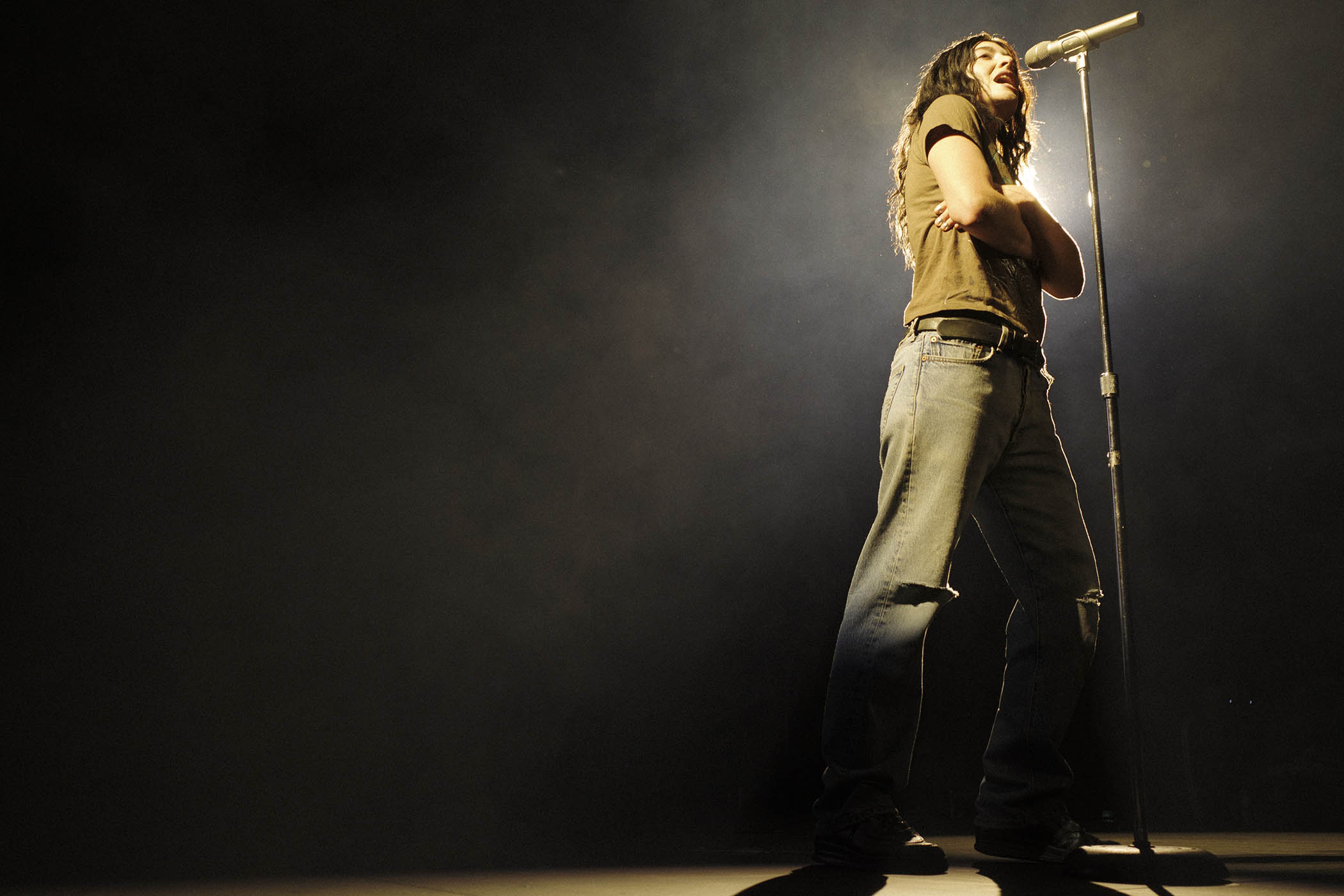 Lorde rewrites the rules of the arena-pop gig
