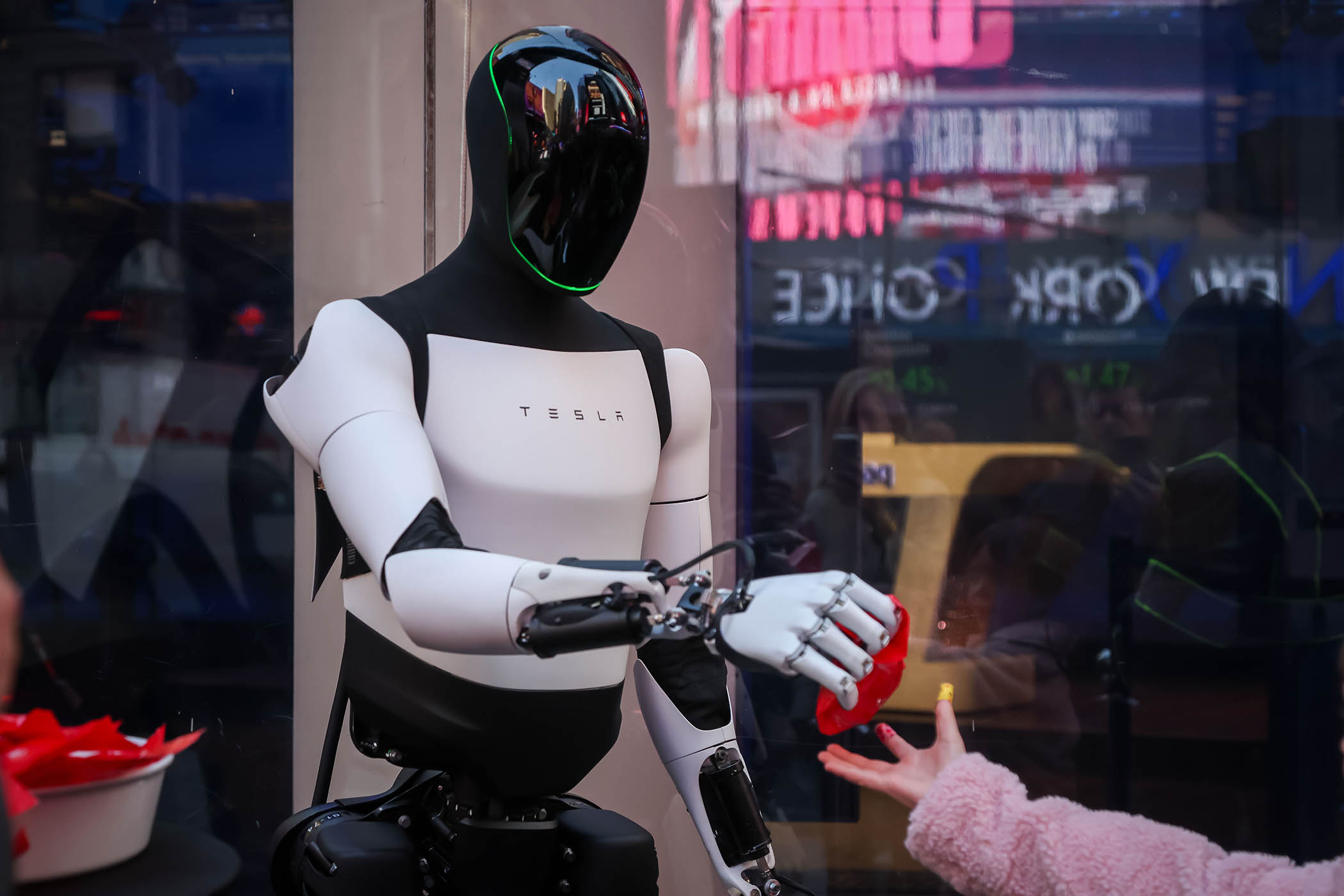 Musk says Tesla’s future lies in robots