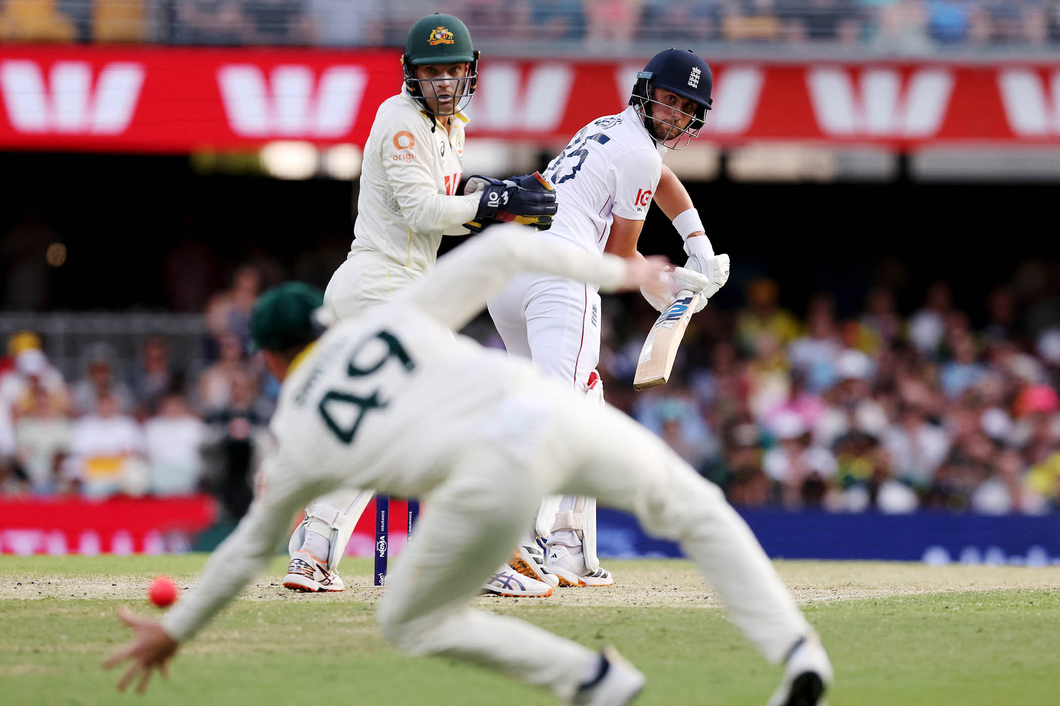 Australia ease past England to take 2-0 Ashes lead