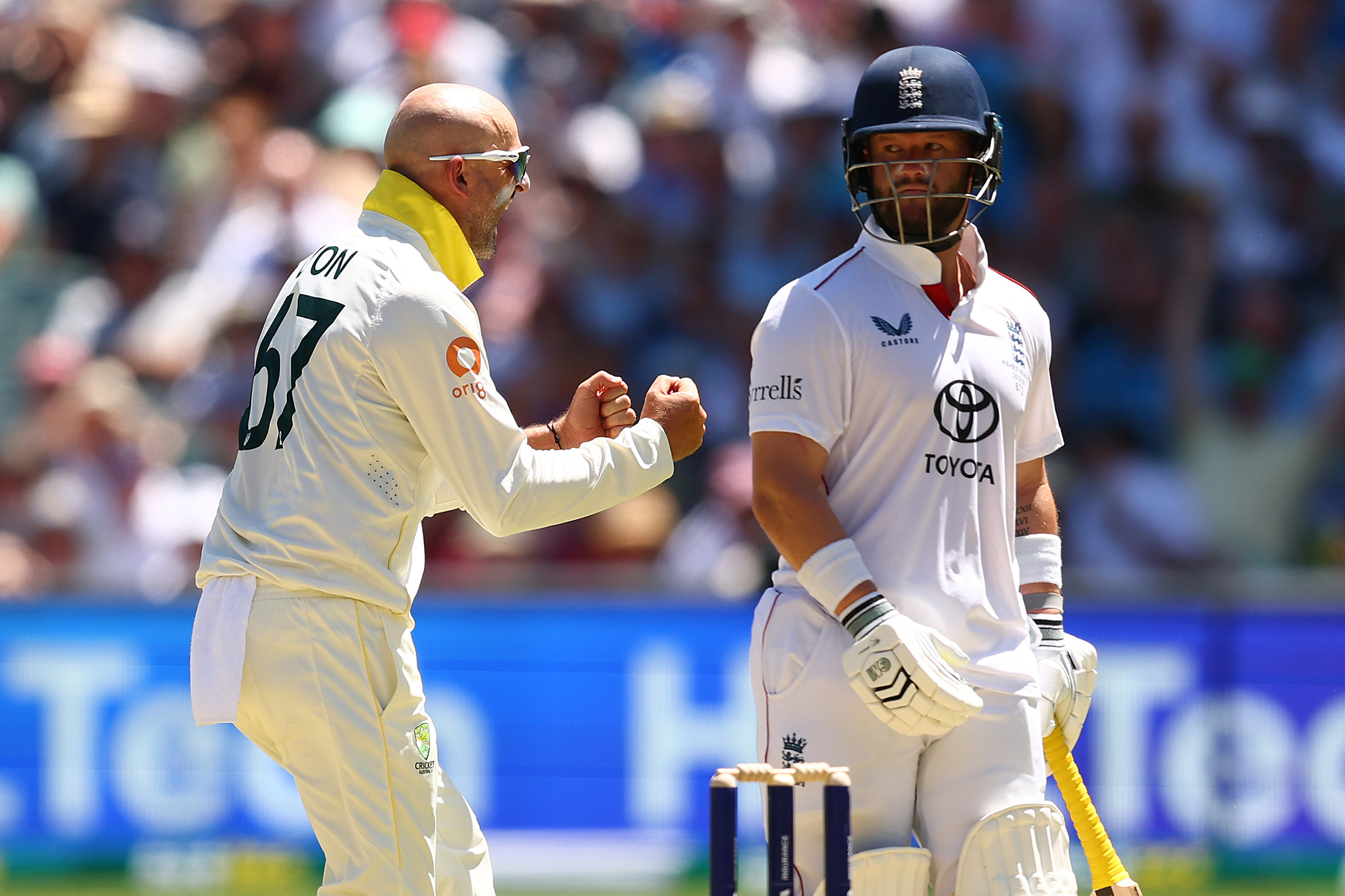 Stokes stands alone as England left in tatters