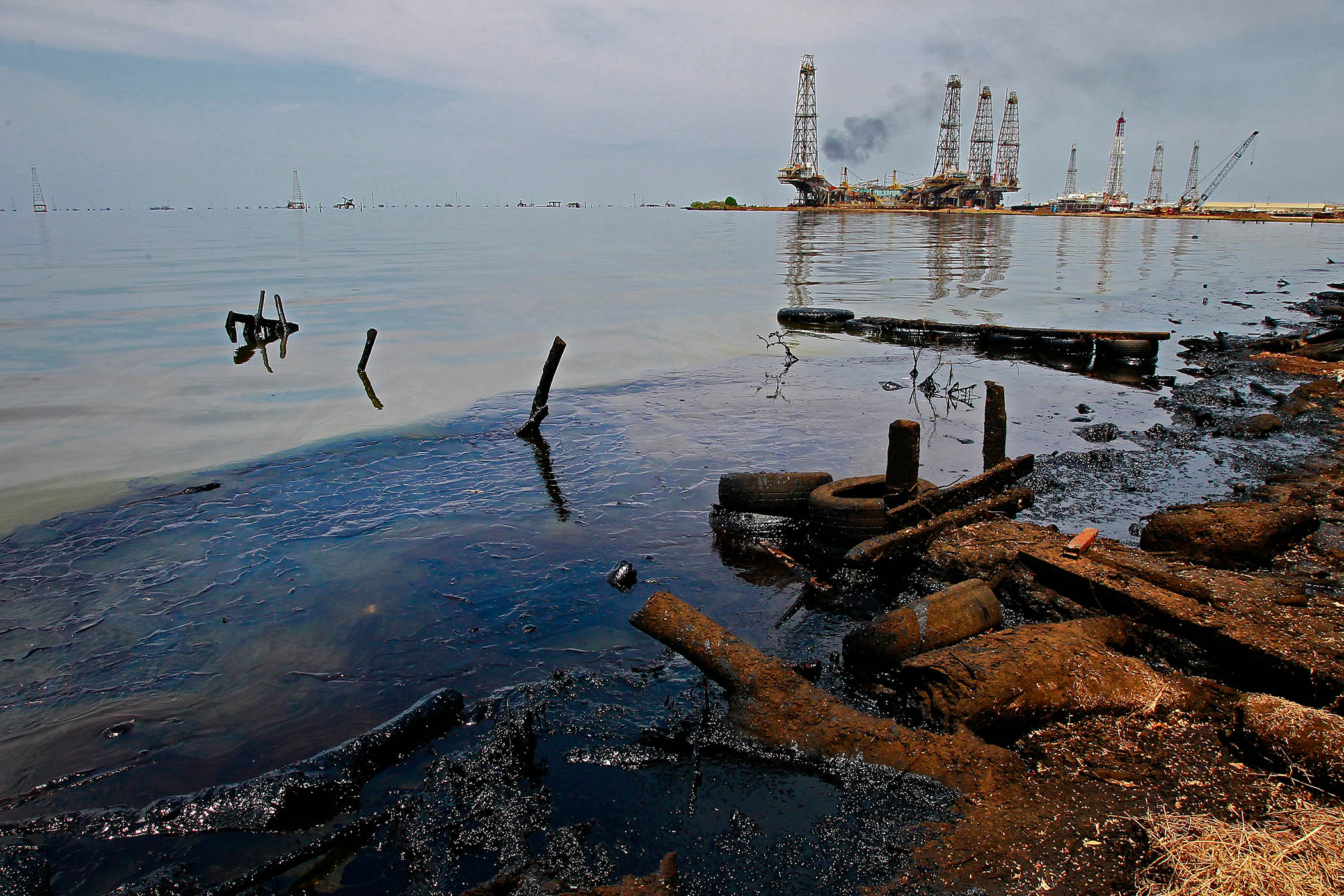 US action in Venezuela fails to budge oil markets