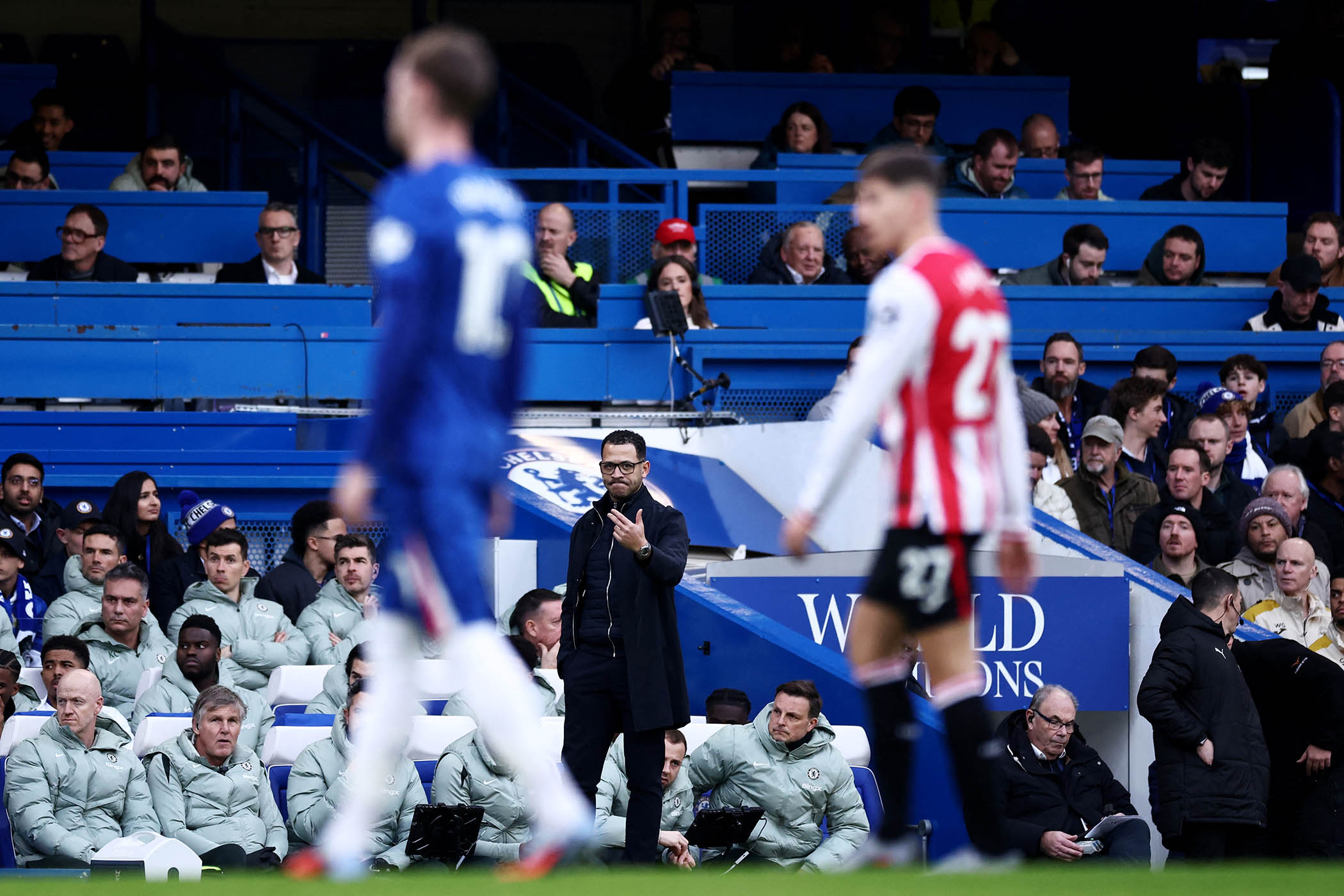 Self-help speak and the sound of clapping: can Rosenior really survive Chelsea’s politics?