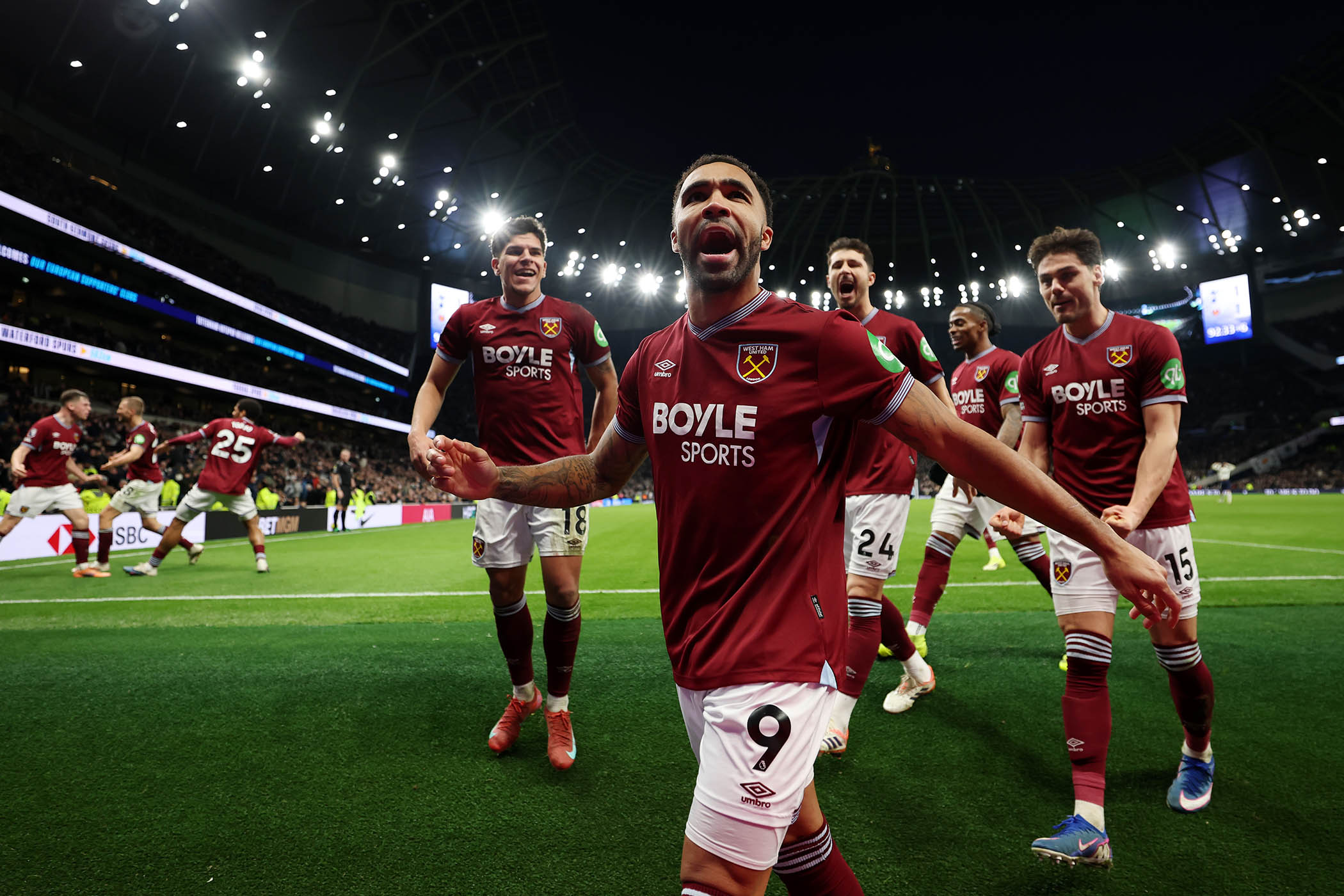 Boos for Thomas Frank as Spurs crumble in El Sackico