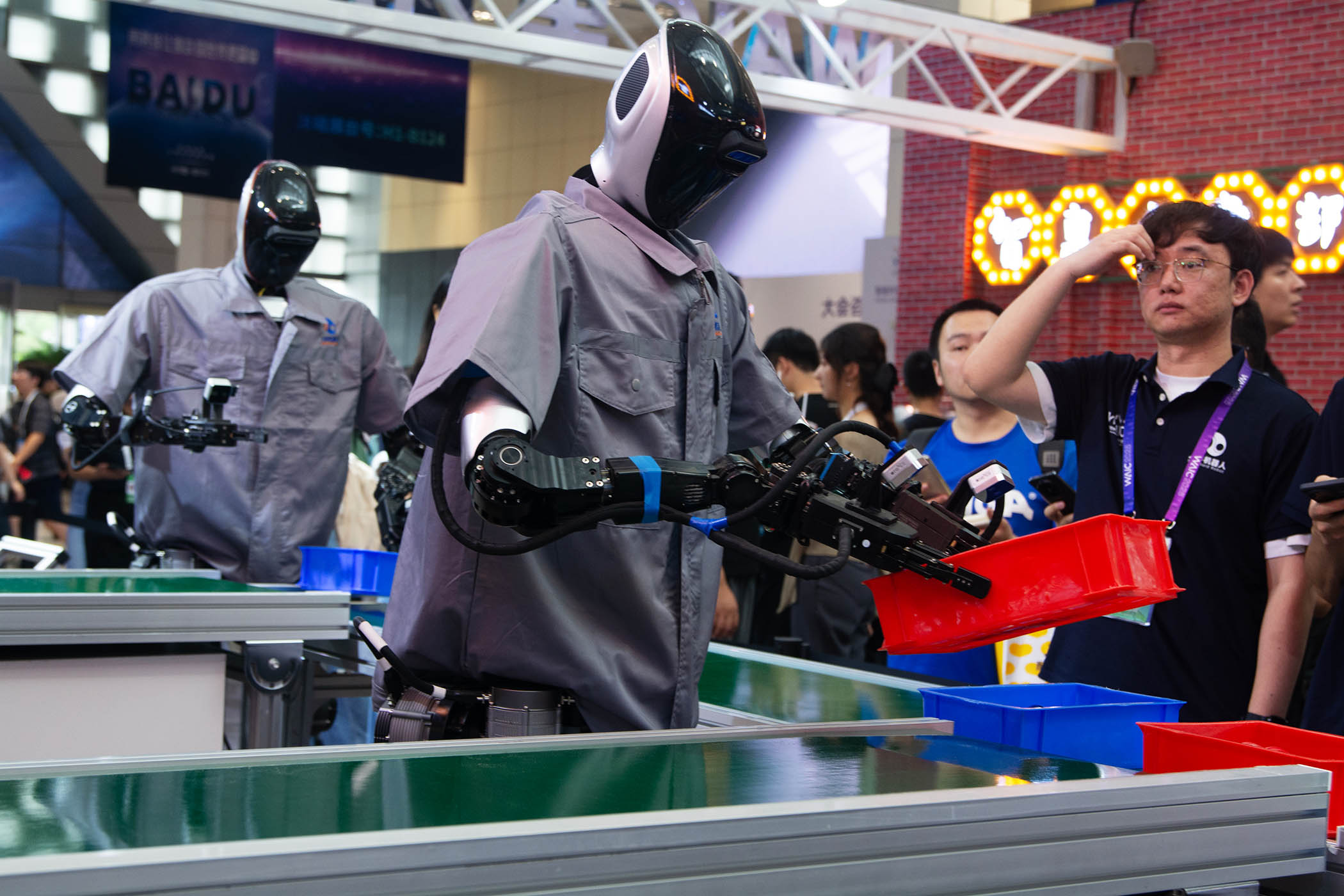 CEOs sound alarm over AI threat to jobs