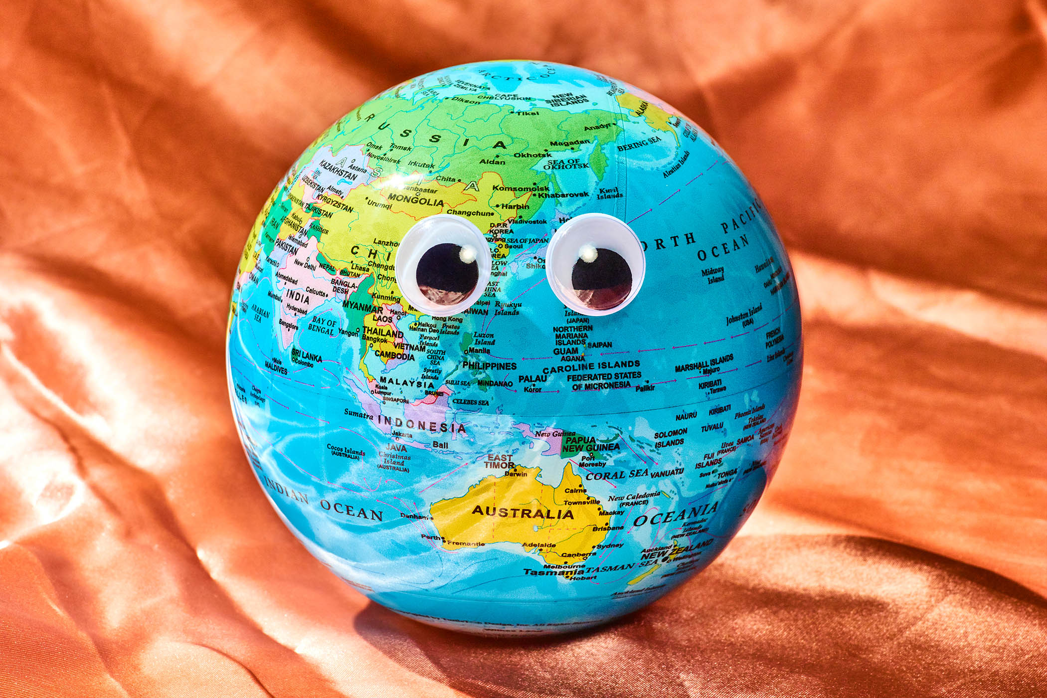 A googly-eyes trend for a frowny-faced world