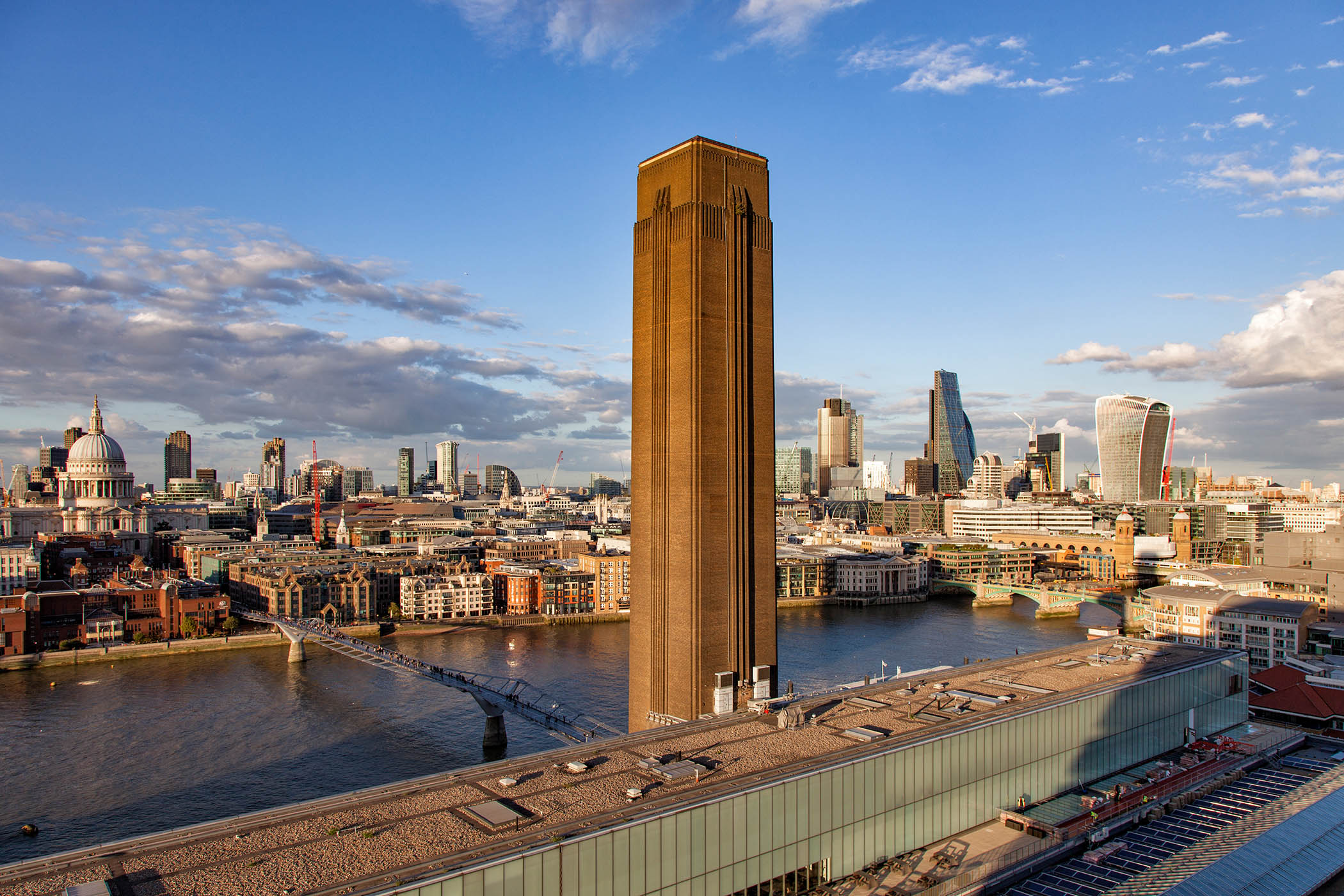 Why is just one candidate tipped for the troubled Tate’s top job?