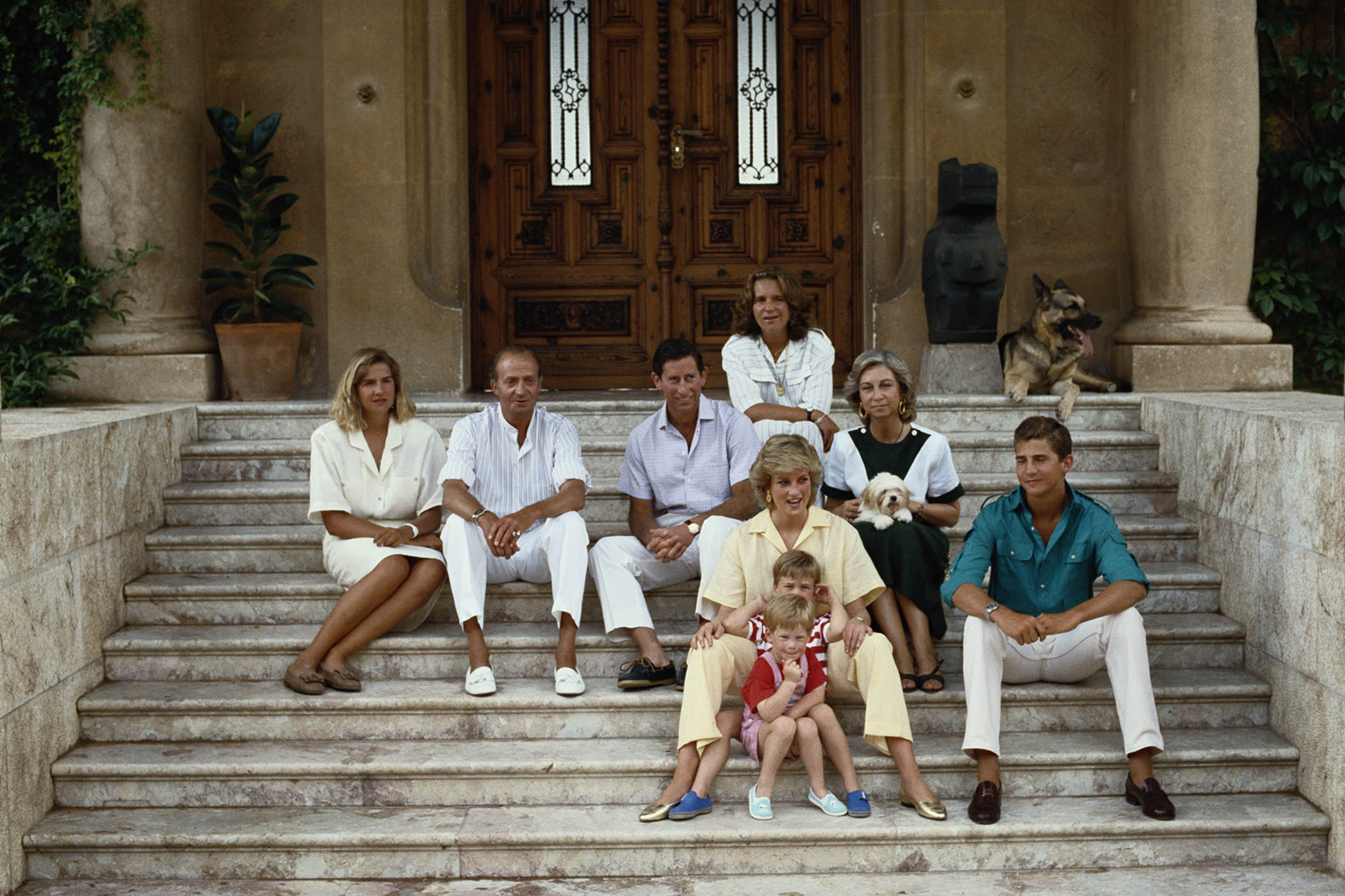 This royal crisis is the moment to redefine Britain’s monarchy