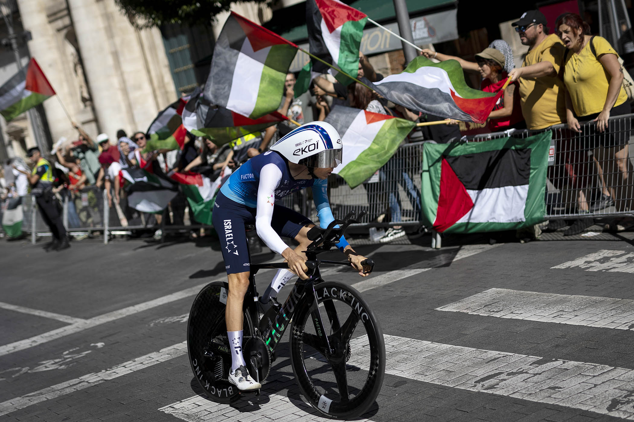 Cycling team to drop Israeli identity after protests